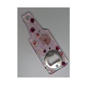 Ouvre-bouteille en résine artistique durable avec détails classiques, parfait pour les maisons vintage et les accessoires de cuisine sophistiqués - Product Image 6