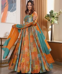 Vêtements ethniques à la mode en organza de soie impression numérique fantaisie non cousue Salwar Kameez Design moderne vêtements de festival de mariage - Product Image 1