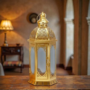 Farol Marroquí de Metal Dorado de Lujo con Paneles Esmerilados, Brillo Cálido Ambiental, Decoración Elegante para Ramadán, Regalo Festivo Ideal - Product Image 4