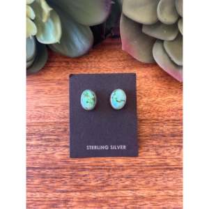 Pendientes Navajo Hechos a Mano con Diseño de Montaña Sonora, Turquesa y Plata de Ley con Incrustaciones en Bisel - Product Image 1