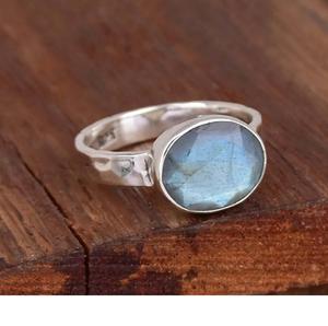 925 Sterling Silver Martelé Bohème Fait À La Main Déclaration Anneau Naturel Labradorite Facettes Ovale Gemme Bijoux Chrétiens - Product Image 1