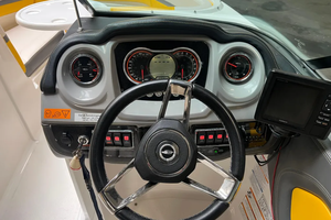 Chaparral-Vortex 203 VRX 6m 250cv Rotaxs 4-tech Inboards 6.10m JetBoat SportLeisure FamilyAdventure avec remorque, modèle 2016, d'occasion - Product Image 3