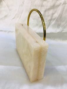 Pochette en résine peinte à la main, technique tendance - Product Image 3