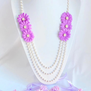 Purplel Mayo Jewelry Conjunto de flores hechas a mano con collar de concha de cauri Pendientes para Mehndi Haldi Sangeet Ceremonias de boda - Product Image 1