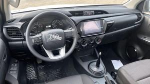 Toyota Hilux 2025 2.4GD, Camioneta Diésel Manual, Tracción en las Cuatro Ruedas, 5 Asientos, 4 Puertas - Product Image 2