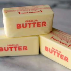 เนยวัวคุณภาพพรีเมียม ไม่ใส่เกลือ 82% / เนยจากวัว บรรจุถุง 25 กก. สำหรับขาย - Product Image 1