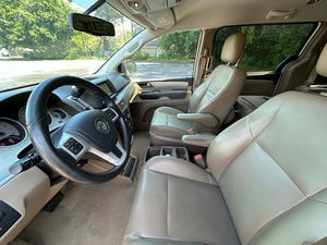 Offre Spéciale : Volkswagen Routan SE d'occasion 2020 - Prêt à être expédié - Product Image 3
