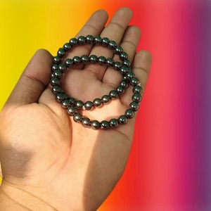 Bracelets magnétiques en hématite de conception unique pour la mise à la terre ou l'équilibre et le soutien énergétique holistique disponible à un prix raisonnable - Product Image 1