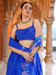 Lehenga Choli con estampado étnico en estrella Georgette con adornos de ganchillo y organza fluida Dupatta" - Product Image 3