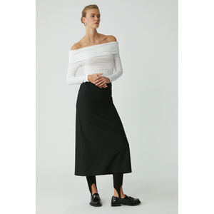 Blusa de Manga Larga con Cuello Barco y Detalle Fruncido de Corte Ajustado para Mujer ETHIQUET Babel - Product Image 4