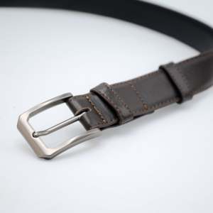 Cinturón Clásico para Dama CLD02, Cuero Genuino de Vaca con Hebilla de Aleación Personalizada, Longitud Ajustable para Jeans - Product Image 1