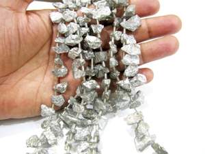 Preciosas cuentas naturales de Aguamarina áspera recubiertas de plata de titanio AB Mystic Coated 8 pulgadas Strand Beads Tamaño 7x13mm a 14x20mm - Product Image 4