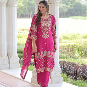Ensemble Salwar Suit en Soie Moderne et Tendance, Trois Pièces avec Broderies et Doublure en Coton - Product Image 1