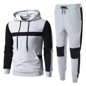 Top clásico personalizado hombres chándal tela suave 200-400 GSM pulóver sudadera Conjunto personalizado bordado Logo majestuoso chándal - Product Image 3