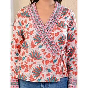 Blusa de Popelina Blanca para Mujer con Estampado Jaal, Cuello Asimétrico y Decoración Floral Bordada, Talla Única y XL Disponible - Product Image 2