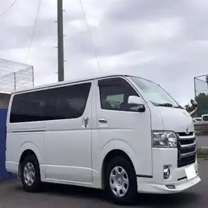 Б/у 2018 TOYOTAS HIACE GL VAN 2.8L дизель