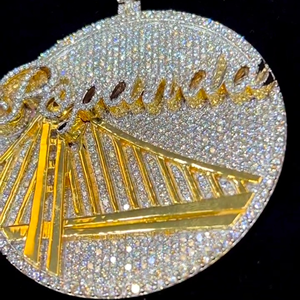 ICEDJEWELZ PT0235 Colgante Hip Hop de Moissanita Plateada Helada, Personalizado, Plata de Ley 925 de Alta Calidad, VVS, Rodio/Oro Rosa/Platino - Product Image 4