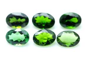 โครเมี่ยมธรรมชาติ 100% Diopside รูปไข่ตัดเหลี่ยมเพชรพลอยหลวมของแท้ปรับเทียบขนาดอัญมณีสําหรับเครื่องประดับทุกประเภทใช้จํานวนมาก - Product Image 2