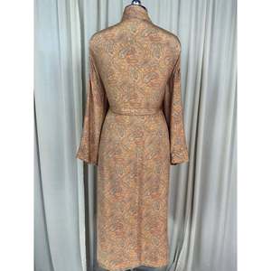 Vestido Kimono de Seda Reciclada Estilo Boho Chic Vintage para Mujer, Ideal para la Playa, Resort, Casa o como Túnica de Baño - Product Image 3