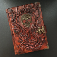 Carnet de notes artisanal en cuir véritable, style gothique Halloween, design squelette vintage, pour notes sur les ombres, la sorcellerie et les sorts
