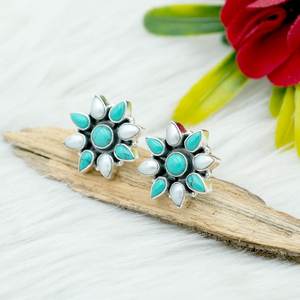 ต่างหูเงินสเตอร์ลิงสี925ไข่มุกเทอร์ควอยซ์ธรรมชาติทำด้วยมือเป็นของขวัญสำหรับต่างหูอันหรูหราของเธอ - Product Image 1