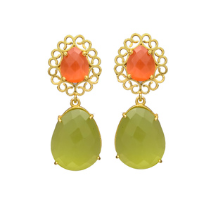 Nouvelle arrivée boucles d'oreilles pendantes au design ethnique doré avec des boucles d'oreilles en laiton de pierres précieuses de cornaline - Product Image 1