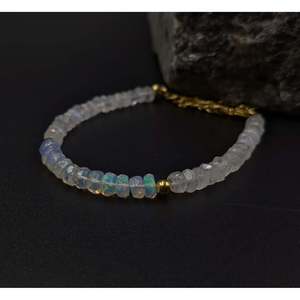 Bracelet perlé plaqué or avec améthyste, opale éthiopienne, pierre de lune, agate, quartz, perle - Style religieux, bracelets en jade, cadeau - Product Image 2