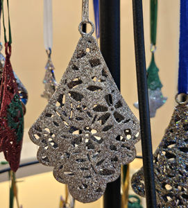 Ornement suspendu en forme de feuille marron pailleté Décoration de sapin de Noël en métal pour fête de vacances Décoration intérieure Cadeau - Product Image 5