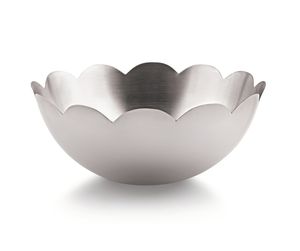 Bol de service en acier inoxydable à bord festonné avec finition brossée - Product Image 2