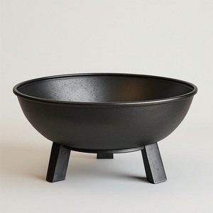 Brasero en métal robuste conçu pour les jardins extérieurs, offrant une construction solide et une performance thermique durable - Product Image 1