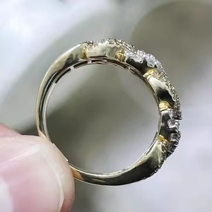 Banda de boda de enlace cubano de oro amarillo de 10 quilates para hombres Moissanite Diamond Baguette Diamonds Anillo de estilo religioso Chapado en oro - Product Image 2