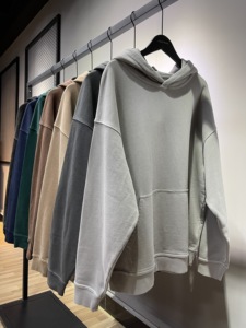 เสื้อมีฮู้ดแบบสวมหัวสำหรับผู้ชายผ้าบาติกแบบวินเทจผ้าฝ้าย100% พิมพ์ลาย DTG ผ้าไหมที่กำหนดเอง420GSM - Product Image 2