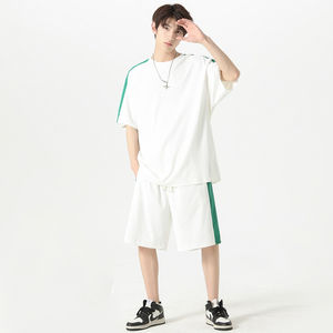 Conjunto de traje deportivo reversible de verano para hombre, colores personalizados, camiseta y pantalones cortos de manga corta ecológicos de secado rápido - Product Image 6