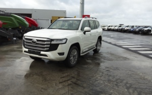 TOYOTA LAND CRUISER 300 V6 VX 7 PLAZAS 3.5L Gasolina Automático AEOB - REF : 2829 Nuevo a estrenar Nunca matriculado - Product Image 5