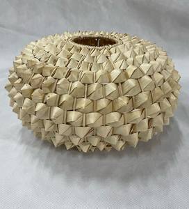 Lámpara Colgante Artesanal de Mimbre de Bambú y Ratán - Product Image 4