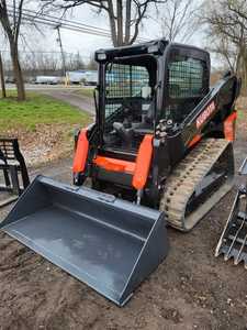 Mini-chargeuse sur chenilles Kubota SVL75-2HFWC haute puissance, capacité de charge de 2 tonnes, godet de 0,8 m, moteur diesel de 55 kW, pompe, boîte de vitesses - Product Image 1