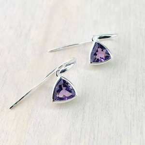 Nouvelles boucles d'oreilles tendance vintage en argent sterling 925, forme de pyramide, faites à la main, avec pierre de cristal de 8 mm, pendentif, paire, certifiées IGI, vente en gros - Product Image 1