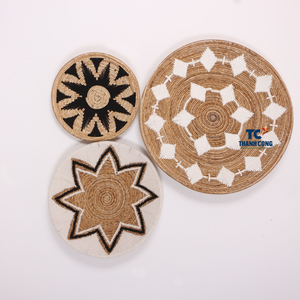 Ensemble de paniers tissés en jonc de mer naturel faits à la main du Vietnam idéal pour la décoration intérieure de style bohème et l'affichage créatif de la suspension murale - Product Image 2