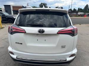 Toyota RAV4 XLE d'occasion 2017 à bas prix à vendre - Product Image 6