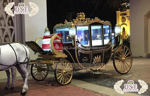 Belle Vis à Vis Mariage Calèche Classique Blanc Cheval Driven Chariot Dernier Mariage Calèche - Product Image 6