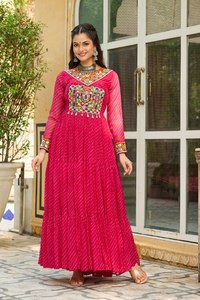 Último Diseño de Salwar Kameez Tradicional con Estampado Leheriya en Georgette Pesado con Trabajo de Espejo para Fiesta - Product Image 4