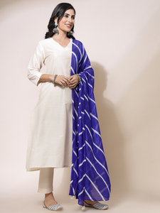Elegante y Sencillo Conjunto de Duptta Blanco y Azul, Cuello en V, Manga Tres Cuartos, Kurta y Pantalón de Poliéster Cómodo para Verano - Product Image 4
