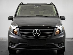 Mercedes-Benz Metris-Class 2023 Usado para Pasajeros - Product Image 2