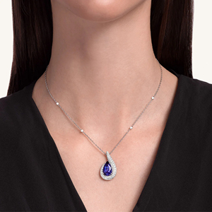 Elegante Collar con Colgante de Tanzanita Azul en Forma de Lágrima con Halo de Diamantes, Joyería Fina - Product Image 3