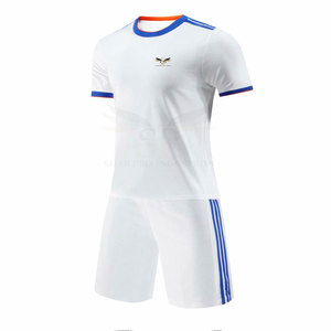 Ensembles d'uniformes de football personnalisés de haute qualité, légers, service OEM, séchage rapide, respirants, 100% polyester, toutes saisons - Product Image 2