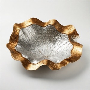 Cuenco para servir Monarch Bloom, cuenco artesanal, vajilla de lujo hecha a mano para un comedor elegante y un encanto atemporal de mesa - Product Image 1