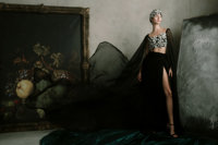 DARK ICE Bralette avec Cape Décoration de perles de fleurs en cristal de luxe Mode haut de gamme de ENZO & LEO Vietnam