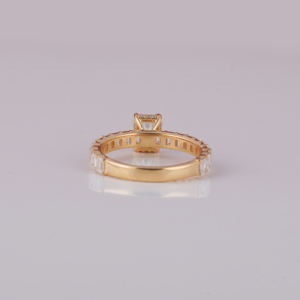 Sterling SilverLuxury Emerald Cut Lab Grown Diamond Anillo de compromiso Joyería de boda de moda para mujer Side Diamond Pave IGI - Product Image 3