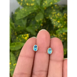 ต่างหูบลูโทแพซทรงกลม ทอง 14k ประดับขอบแบบ Bezel สไตล์วินเทจทันสมัย ดีไซน์ศาสนา ชุบโรเดียม ทำจากสแตนเลสสตีลและทองเหลือง เหมาะสำหรับงานปาร์ตี้ - Product Image 1