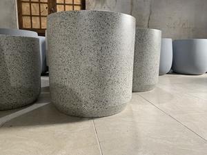 กระถางไฟเบอร์กลาสน้ำหนักเบาสำหรับปลูกต้นไม้ในบ้านและสวนสไตล์เวียดนาม - Product Image 3